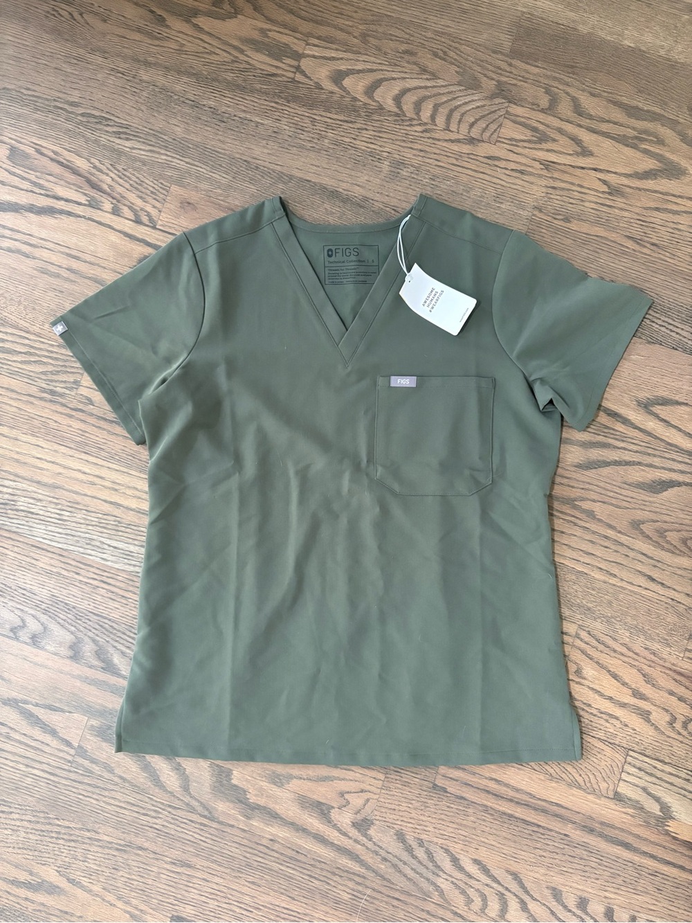 Figs Caterina One Pocket Scrub Top in Moss